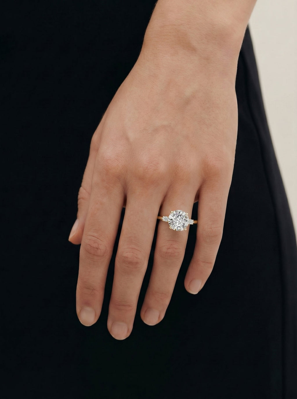 2 Carat Lab Grown Round Cut Diamond Solitaire Ring