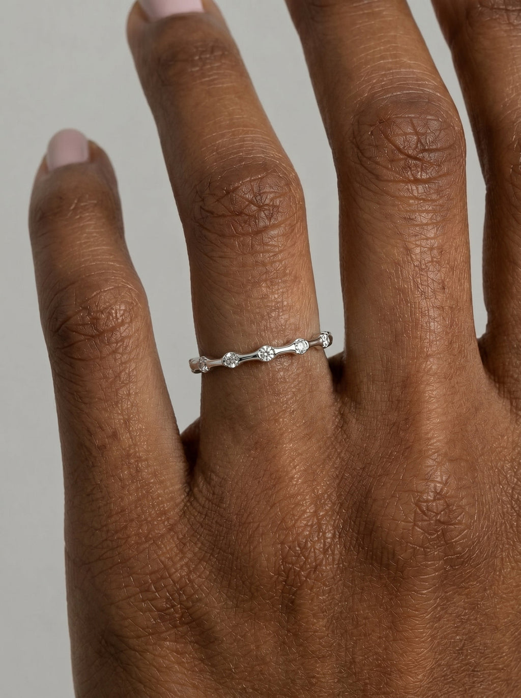 Lab Grown Diamond Scattered Round Cut Accent Band Ring