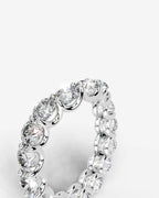 Lab Grown Diamond Graduated Round Cut Curved Band Ring