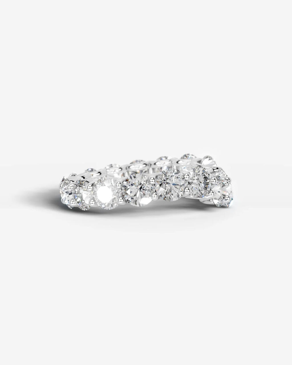 Lab Grown Diamond Graduated Round Cut Curved Band Ring