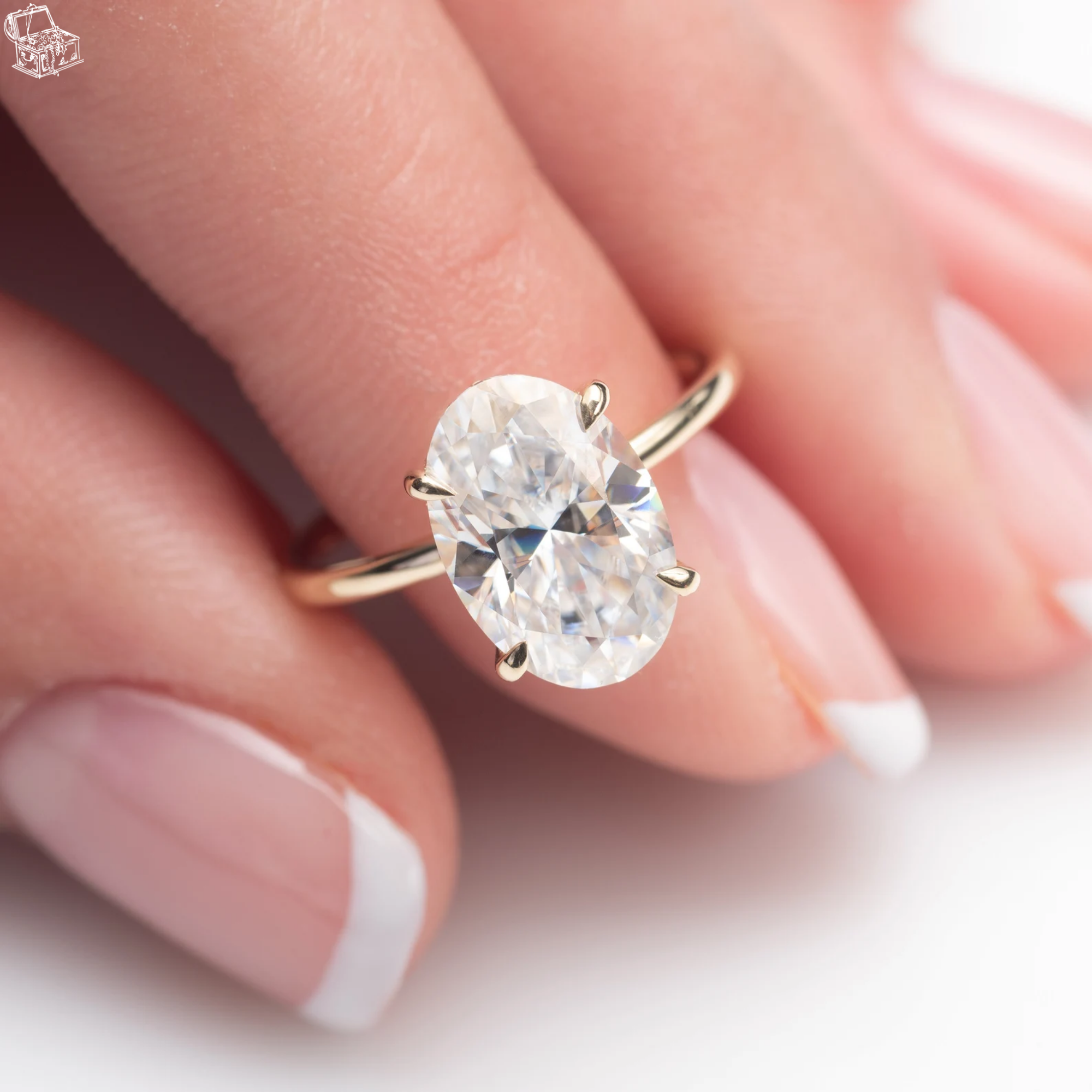 Oval Cut Lab Grown Diamond Solitaire Engagement Ring – Classic Oval Diamond Ring in Gold – Lustraa’s Elegant Oval Solitaire