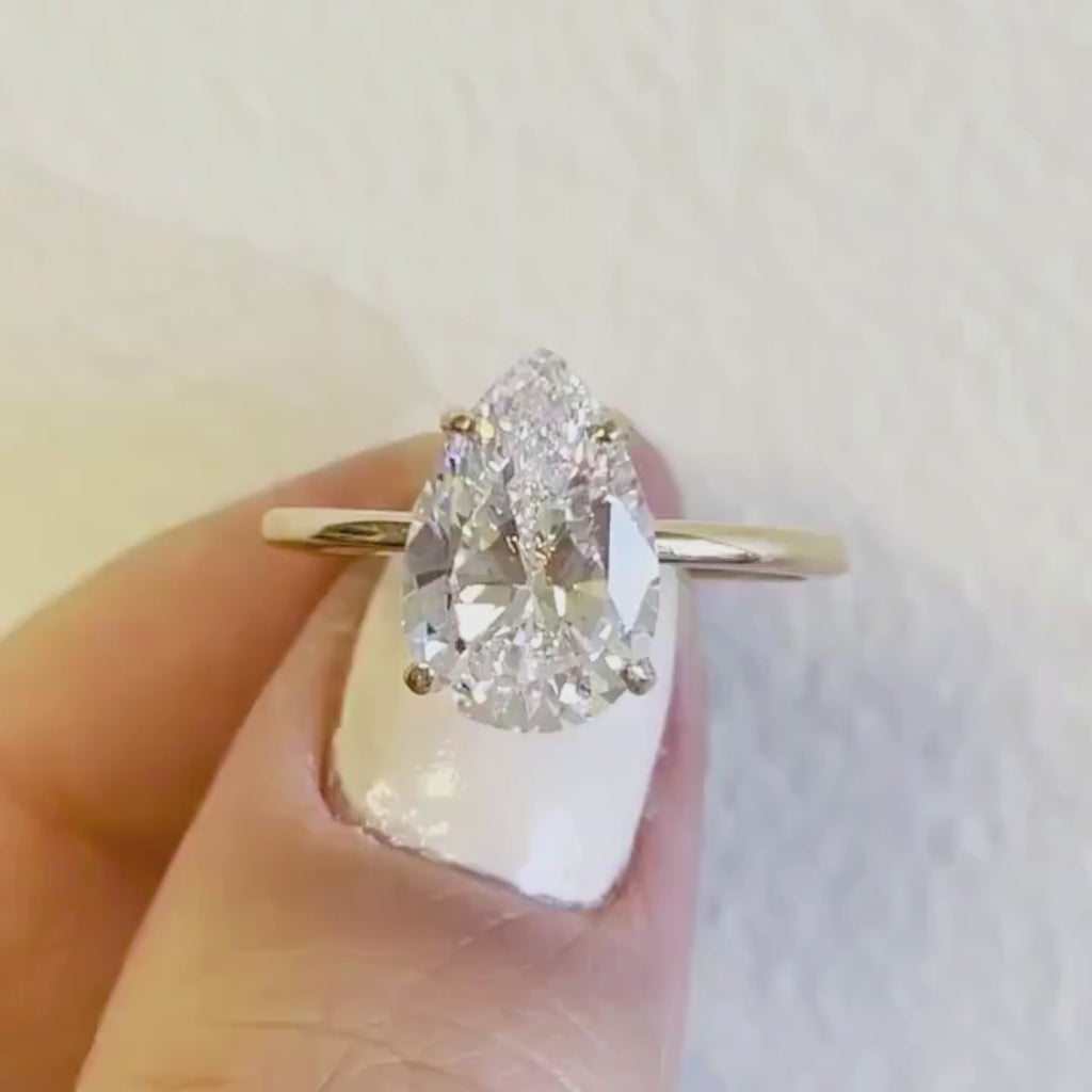 Pear Cut Lab Grown Diamond Solitaire Engagement Ring – Teardrop Diamond Ring in Gold – Lustraa’s Elegant Pear Solitaire